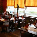 Ramada By Wyndham Hotell
