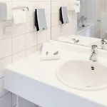 Ramada By Wyndham Hotell 3*
