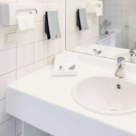 Ramada By Wyndham 3*