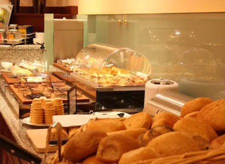 Hotel Ramada By Wyndham 3*