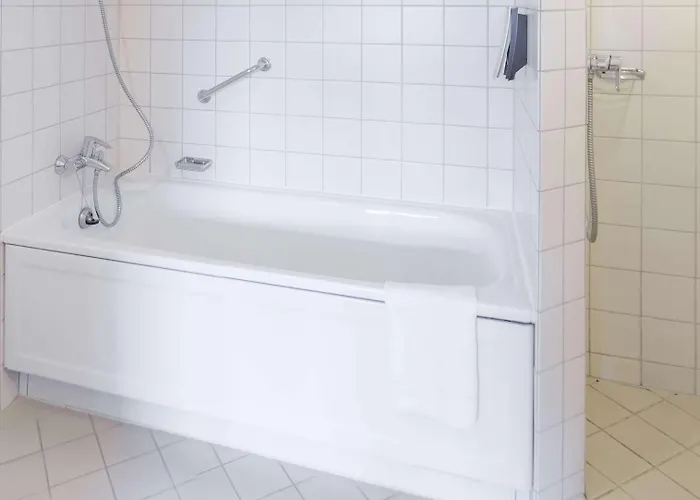 Ramada By Wyndham 3*