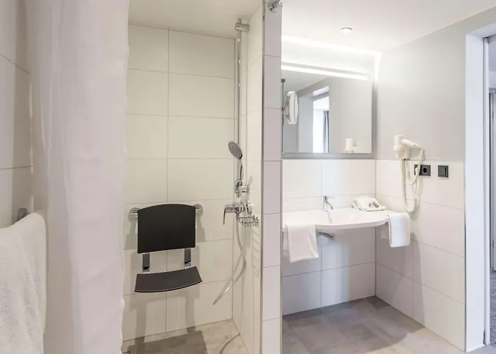 Ramada By Wyndham Hotel 3*