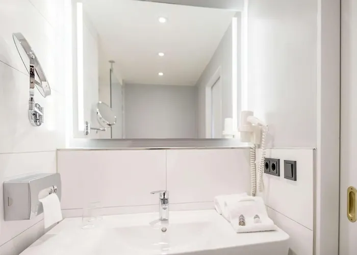 Ramada By Wyndham 3*